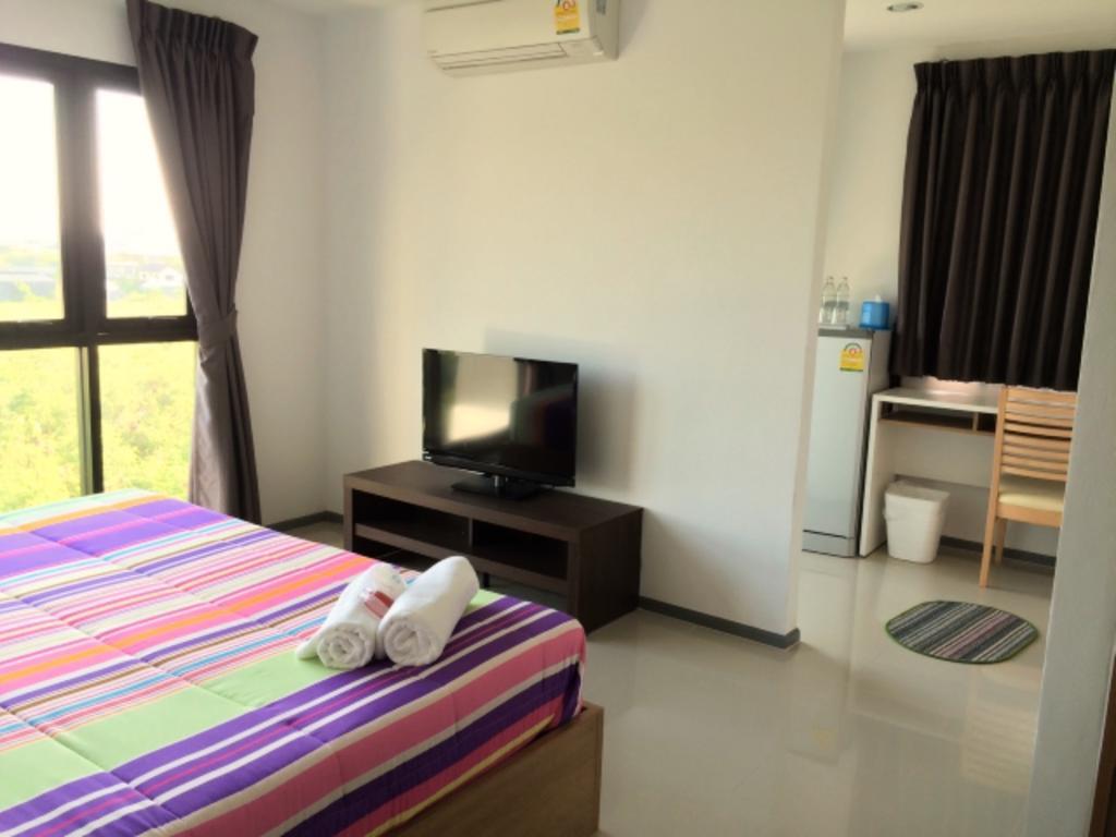 Promsook Apartment Çonburi Oda fotoğraf