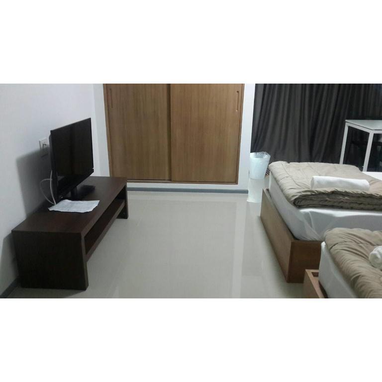 Promsook Apartment Çonburi Oda fotoğraf