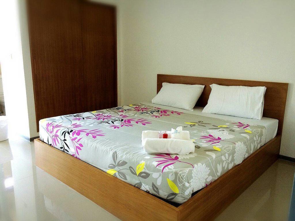 Promsook Apartment Çonburi Oda fotoğraf
