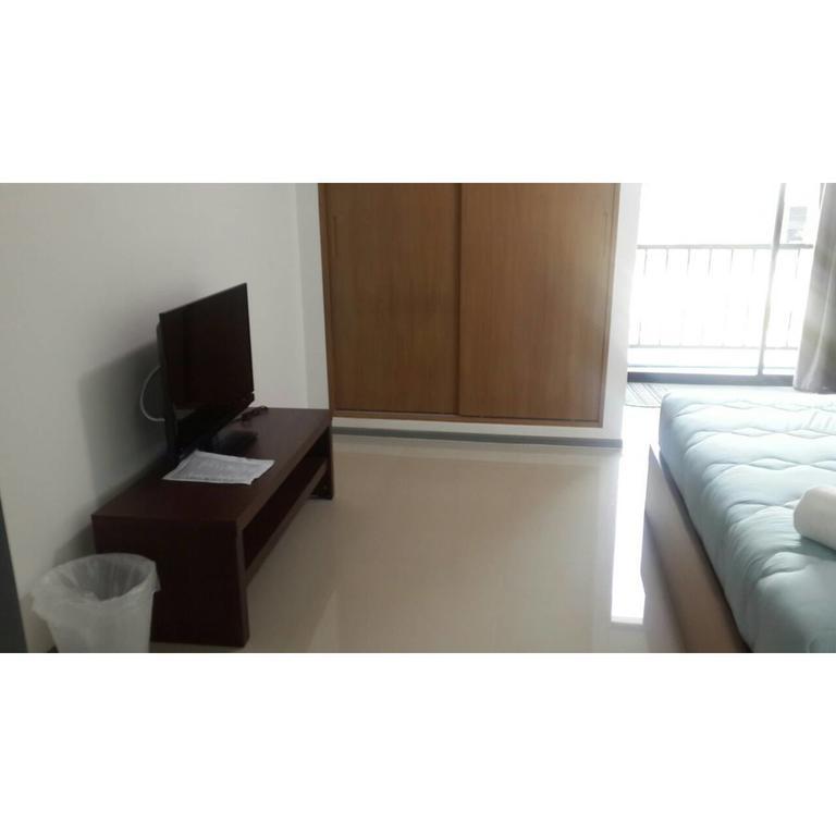 Promsook Apartment Çonburi Oda fotoğraf