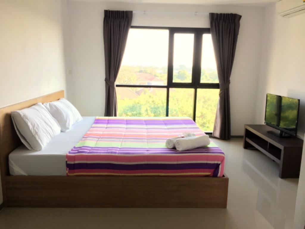 Promsook Apartment Çonburi Oda fotoğraf